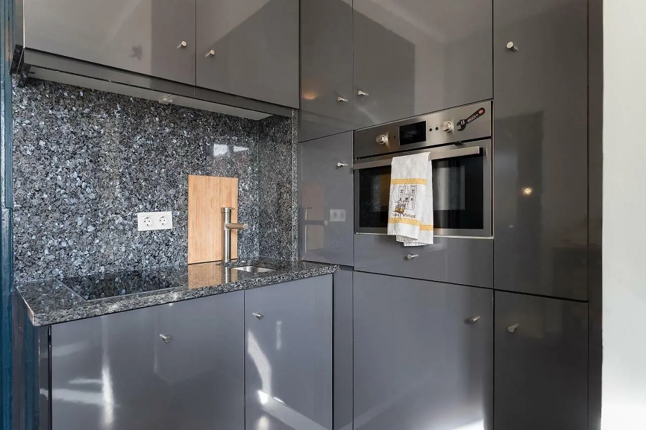Chiado Bairro Alto, Bright And Newly Renovated 3 Bedroom Apartment, Lisbon Historical Center 0*,