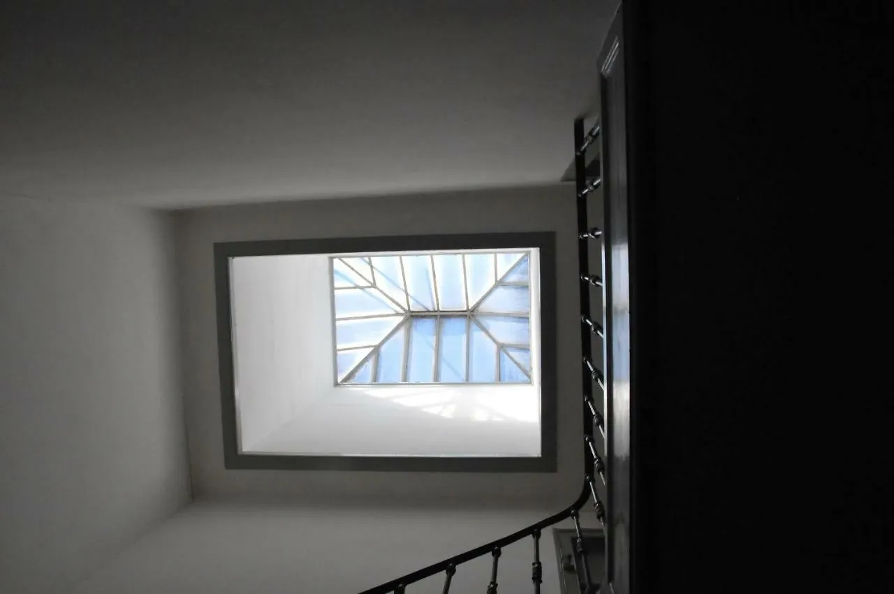 Chiado Bairro Alto, Bright And Newly Renovated 3 Bedroom Apartment, Lisbon Historical Center