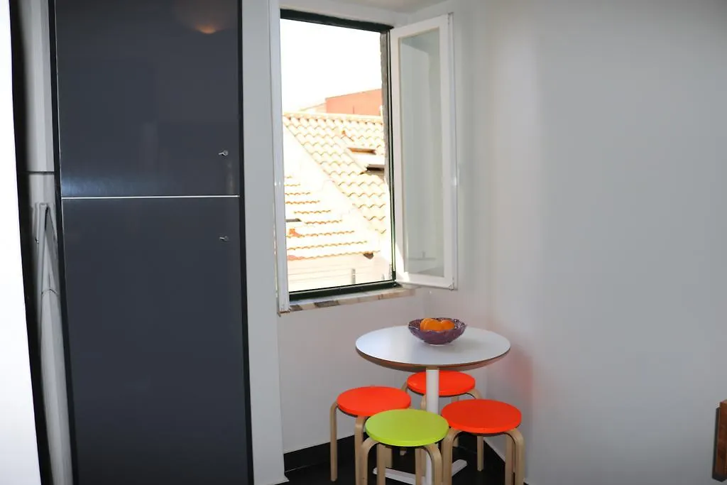 Chiado Bairro Alto, Bright And Newly Renovated 3 Bedroom Apartment, Lisbon Historical Center Apartment
